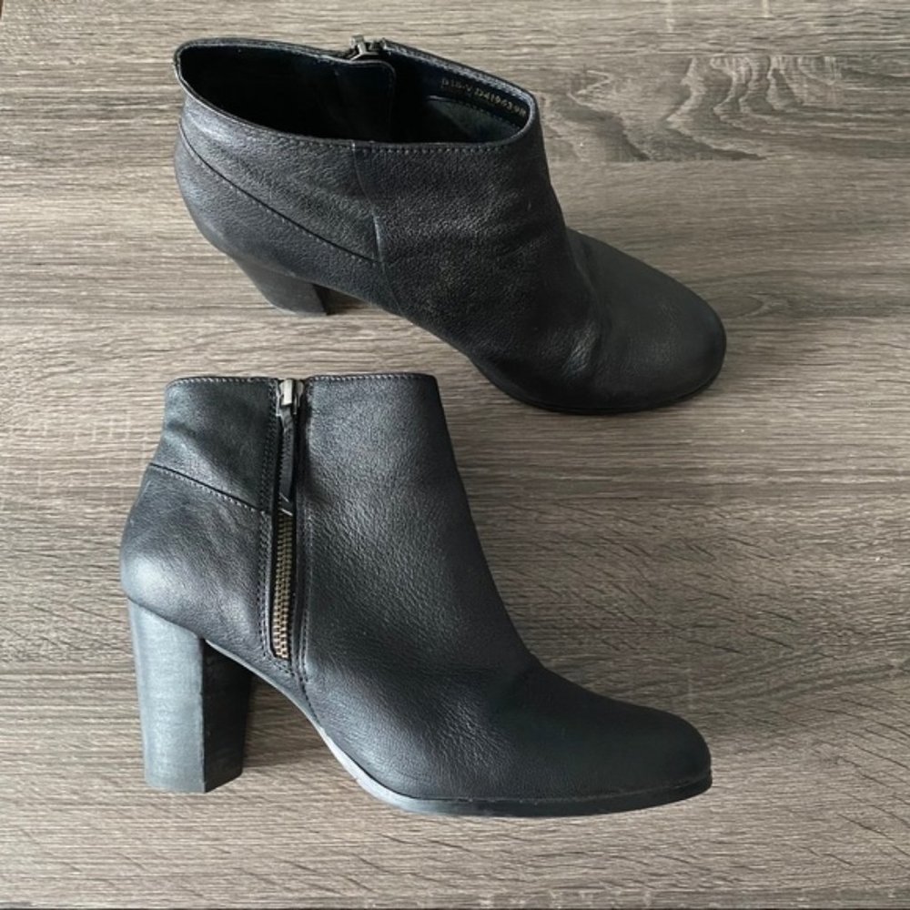 Cole Haan Davenport Black Ankle Bootie Size 9B